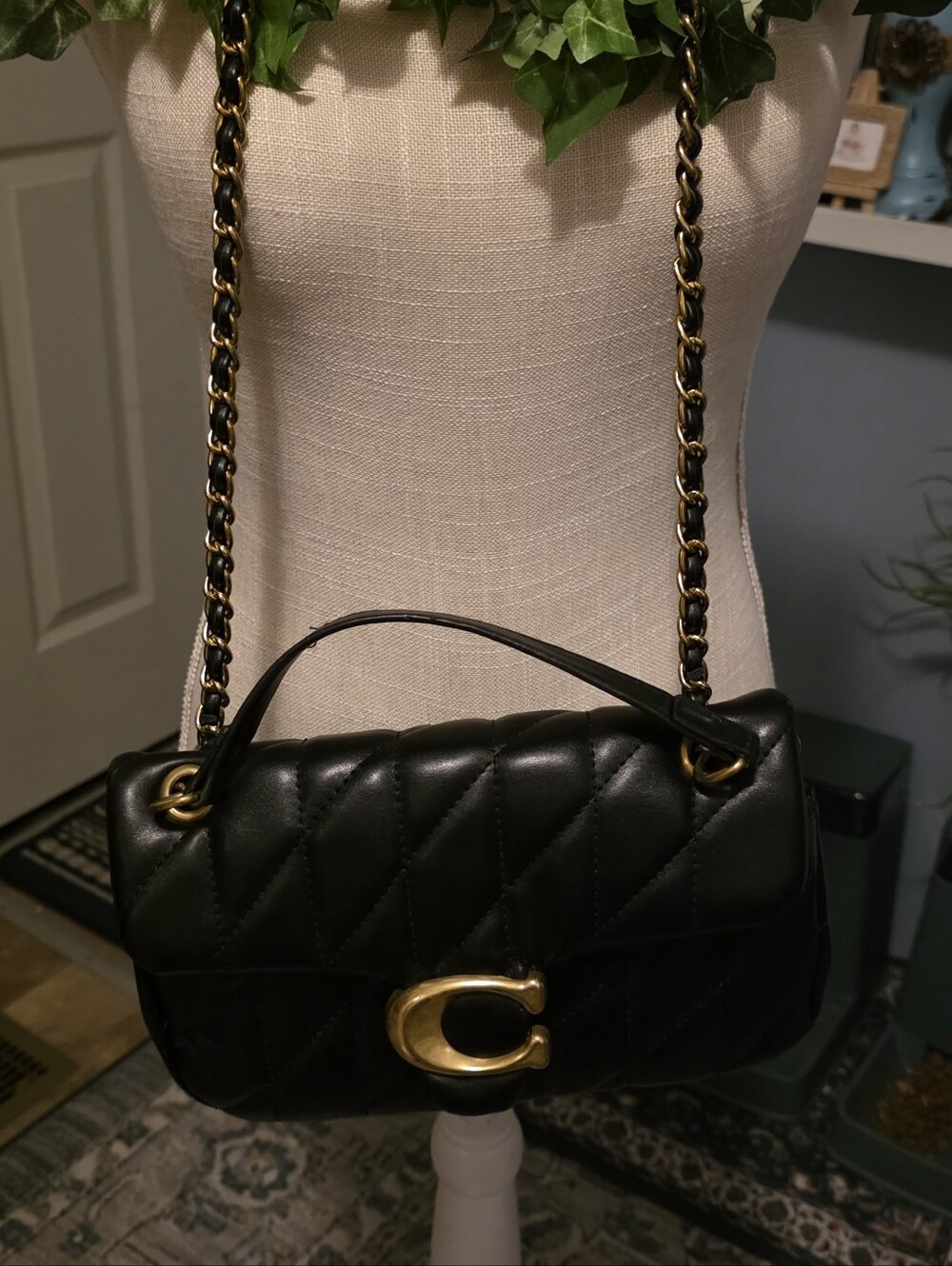 KAIDLQ Black Quilted Crossbody with Gold 'C' Hardware